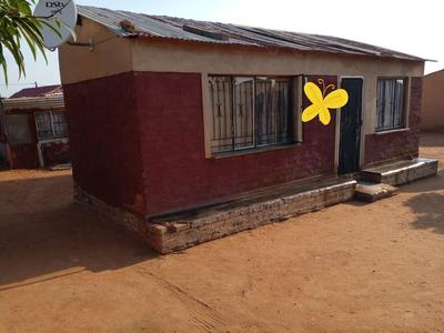 House For Sale in Soshanguve East, Soshanguve